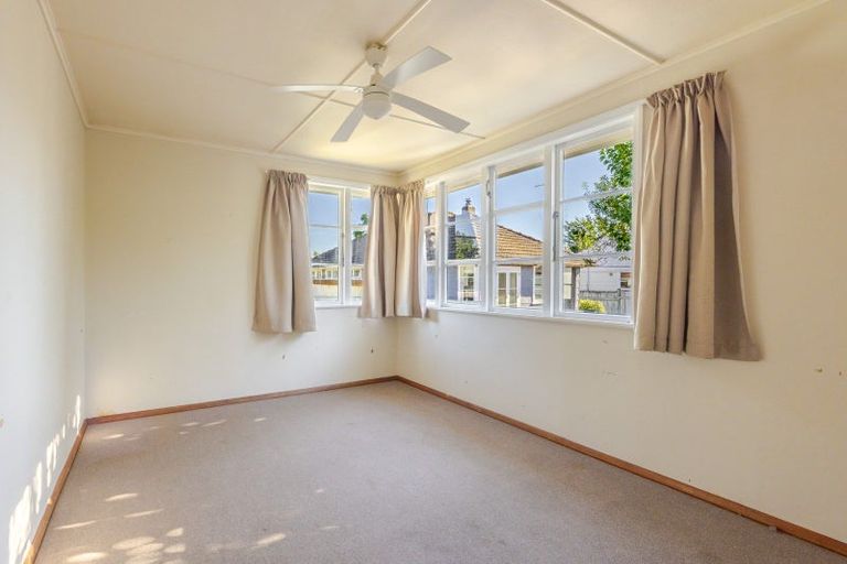 Photo of property in 34 Palmerston Road, Havelock North, 4130