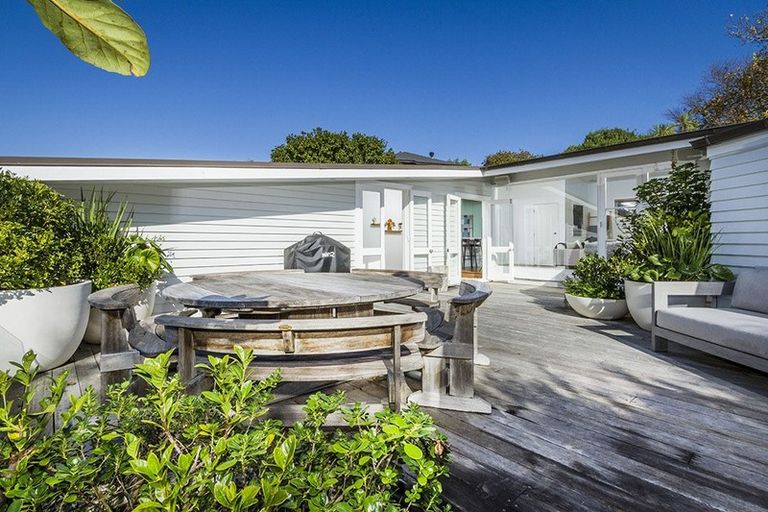 Photo of property in 97b Braemar Road, Castor Bay, Auckland, 0620