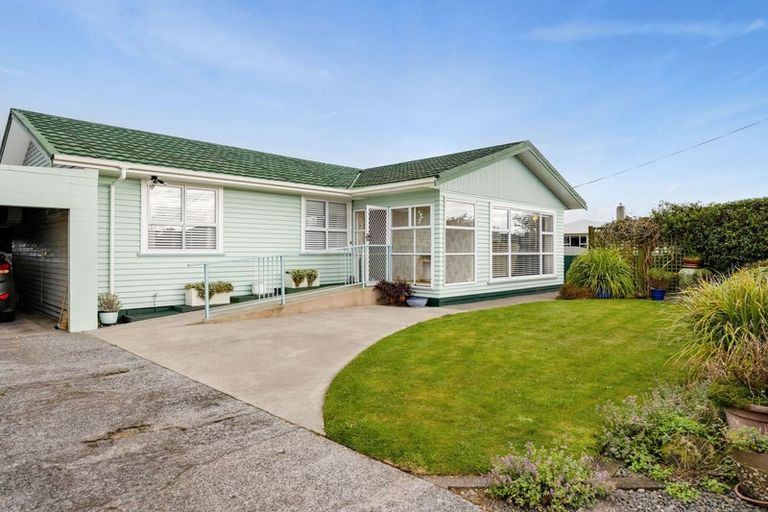Photo of property in 7 Murray Avenue, Hawera, 4610