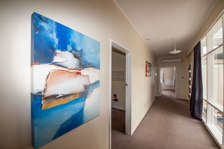 Photo of property in 3 Silverbirch Grove, Churton Park, Wellington, 6037