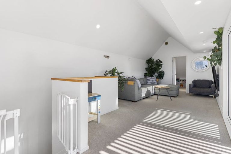Photo of property in 2/231 Hurstmere Road, Takapuna, Auckland, 0622
