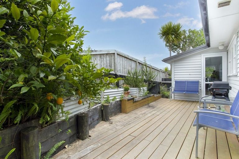 Photo of property in 11 Mangakura Road, Helensville, 0800