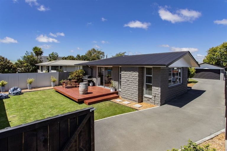 Photo of property in 65 Johns Road, Rangiora, 7400