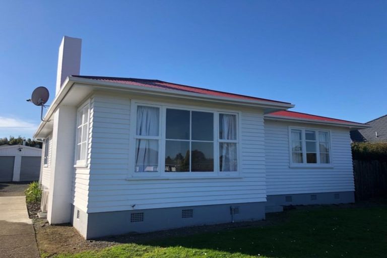 Photo of property in 16 James Street, Dannevirke, 4930