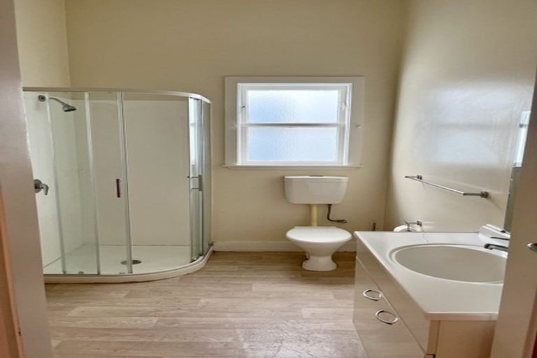 Photo of property in 186 Tasman Street, Mount Cook, Wellington, 6021