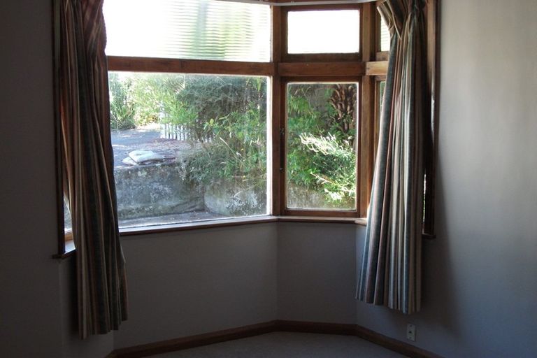 Photo of property in 4 Westland Road, Mount Cook, Wellington, 6021