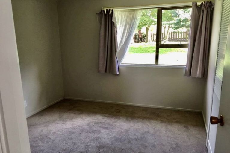 Photo of property in 96 Reynella Drive, Massey, Auckland, 0614