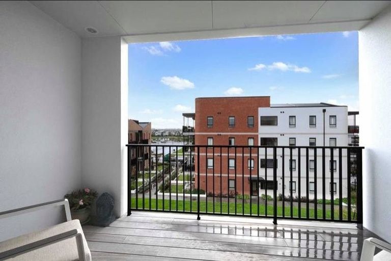 Photo of property in 216/81 Mapou Road, Hobsonville, Auckland, 0616