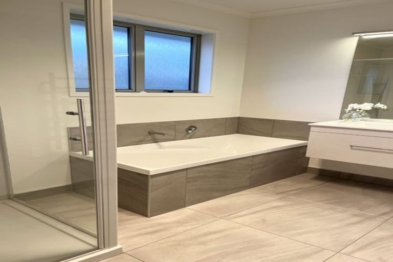 Photo of property in 8 Benmore Place, Poraiti, Napier, 4112