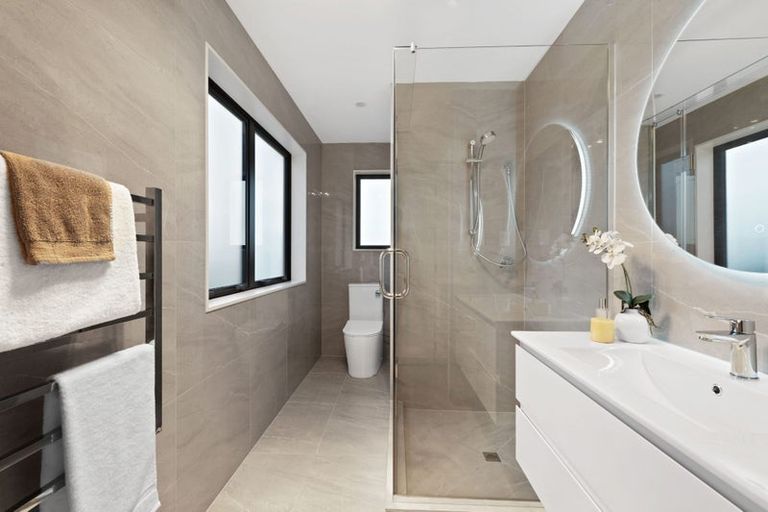 Photo of property in 42b Takutai Avenue, Half Moon Bay, Auckland, 2012