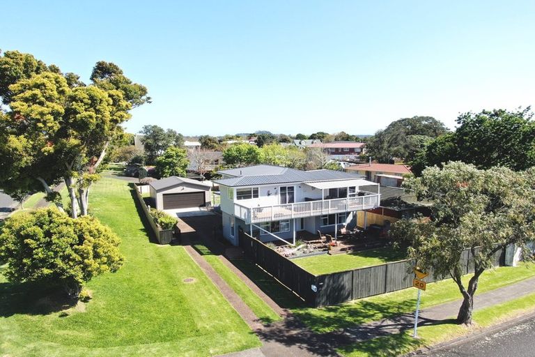 Photo of property in 80 Muir Avenue, Mangere Bridge, Auckland, 2022