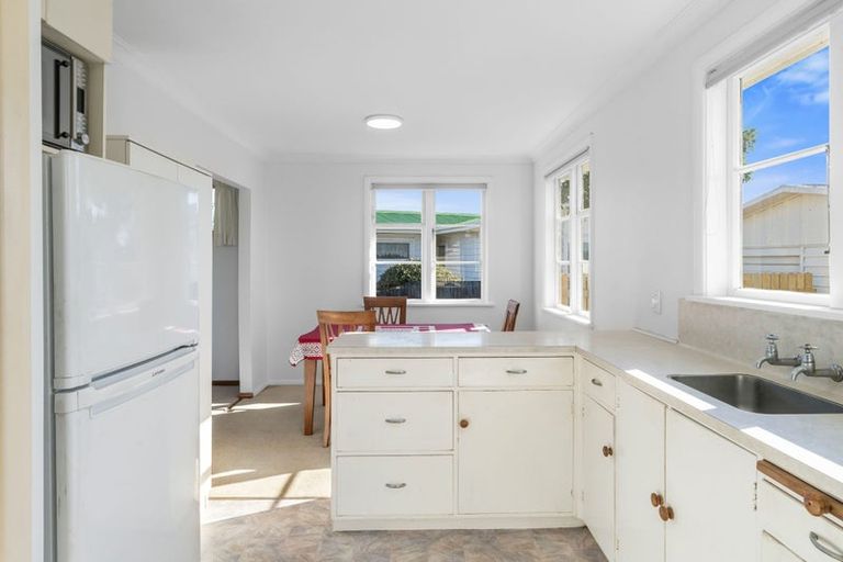 Photo of property in 27 Bledisloe Street, Levin, 5510