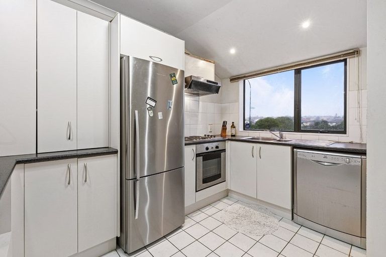 Photo of property in 88 Naylors Drive, Mangere, Auckland, 2022
