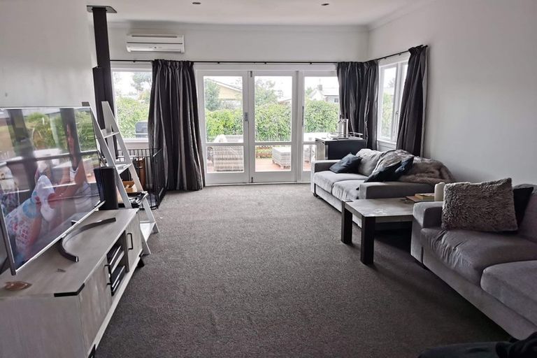 Photo of property in 5 Moeller Street, Taradale, Napier, 4112