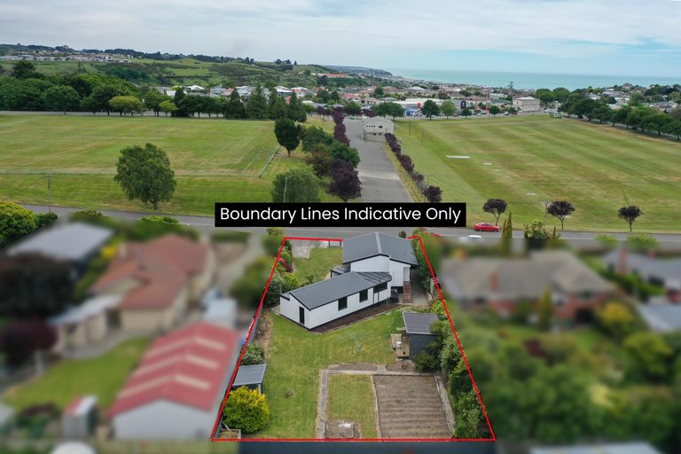 Photo of property in 124 Perth Street, Holmes Hill, Oamaru, 9401