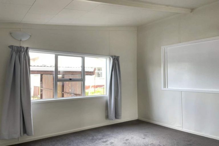 Photo of property in 35b Glengarry Road, Glen Eden, Auckland, 0602