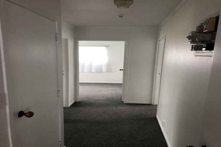 Photo of property in 2/388 Te Atatu Road, Te Atatu Peninsula, Auckland, 0610