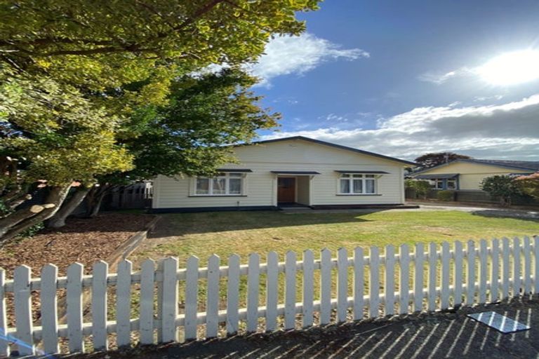 Photo of property in 44 Lyndhurst Street, Takaro, Palmerston North, 4412