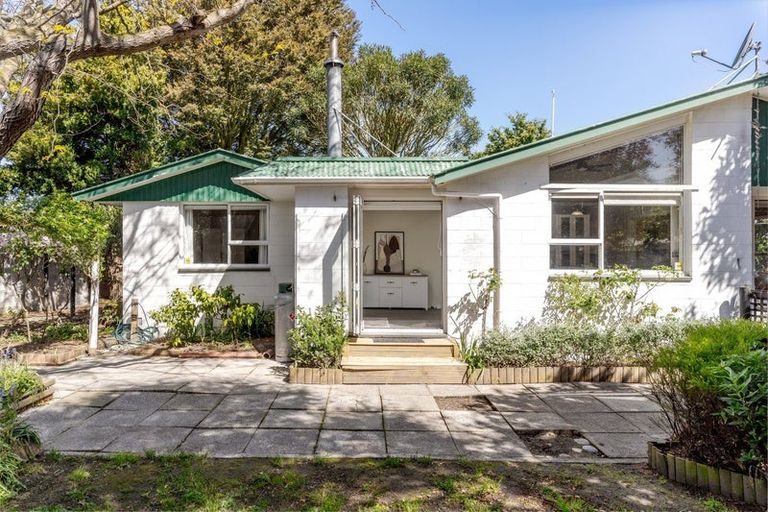 Photo of property in 89 Oakhampton Street, Hornby, Christchurch, 8042