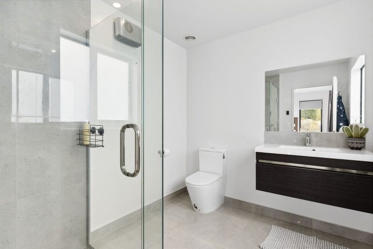 Photo of property in 37 Farrant Drive, Wanaka, 9305