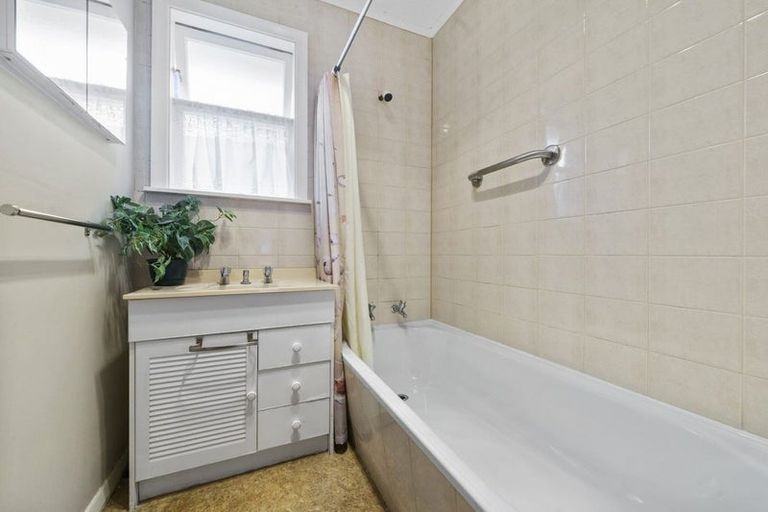 Photo of property in 296 Main Highway, Otaki, 5512