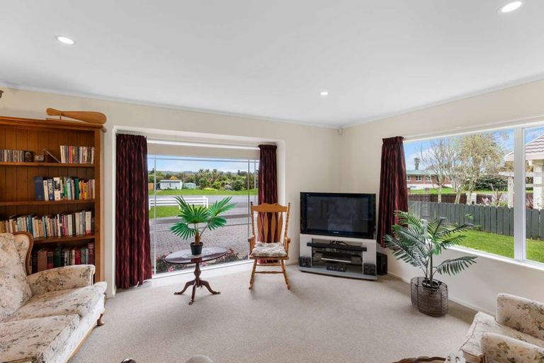 Photo of property in 166 Queen Street, Waiuku, 2123