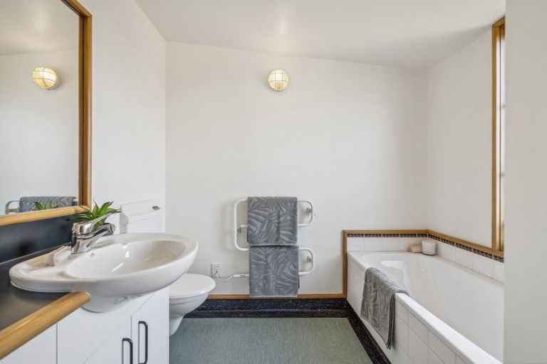 Photo of property in 12b Treasure Grove, Hataitai, Wellington, 6021