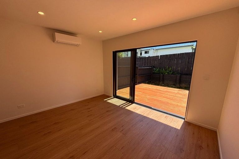 Photo of property in 19 Ellesmere Crescent, Pakuranga Heights, Auckland, 2010
