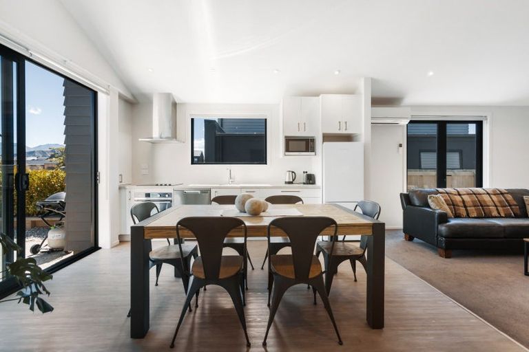 Photo of property in 4 Matakanui Lane, Wanaka, 9305