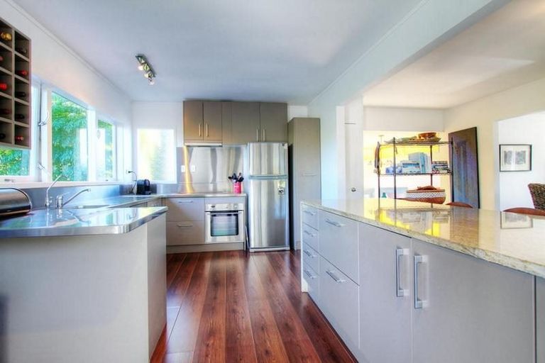 Photo of property in 4 Chatswood Grove, Chatswood, Auckland, 0626