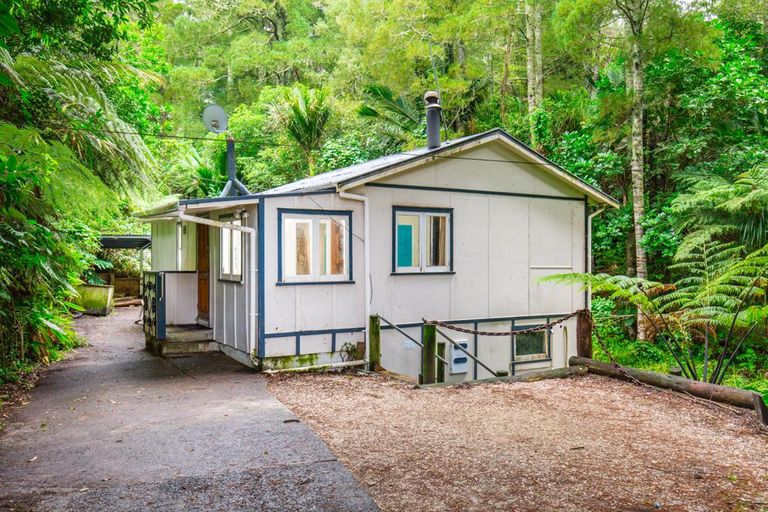 Photo of property in 796 South Titirangi Road, Titirangi, Auckland, 0604