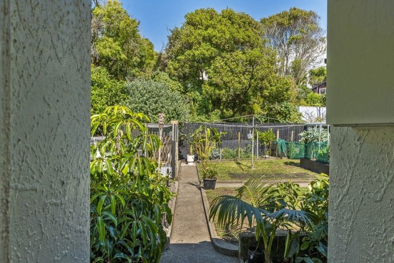 Photo of property in 16 Rosendale Avenue, Spotswood, New Plymouth, 4310