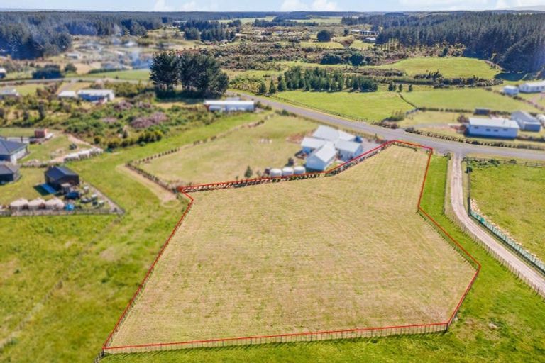 Photo of property in 16 Mowhia Grove, Waitarere, Levin, 5510
