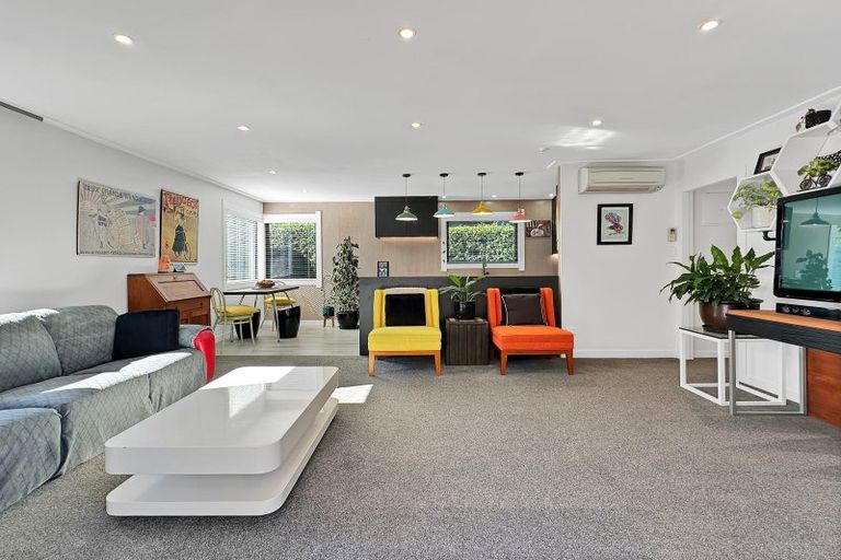 Photo of property in 11 Gibbs Place, Kinloch, Taupo, 3377