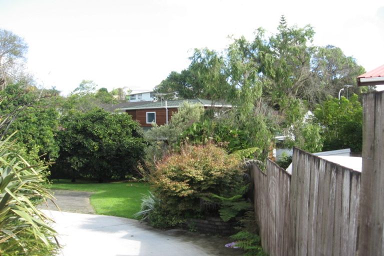 Photo of property in 13 Manapouri Place, Pakuranga Heights, Auckland, 2010