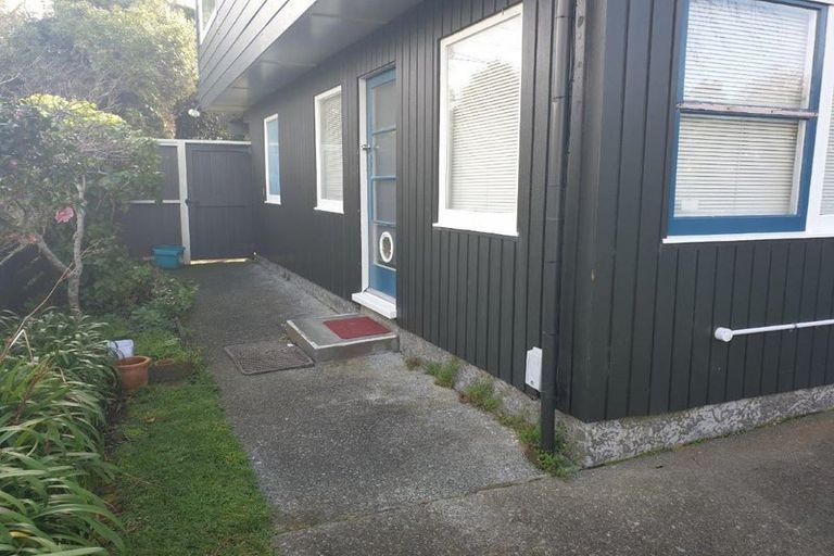 Photo of property in 31 Kaihuia Street, Northland, Wellington, 6012