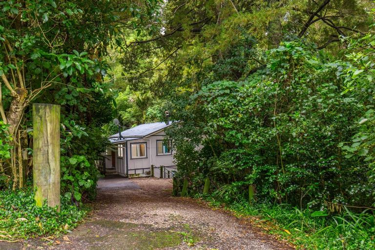 Photo of property in 796 South Titirangi Road, Titirangi, Auckland, 0604
