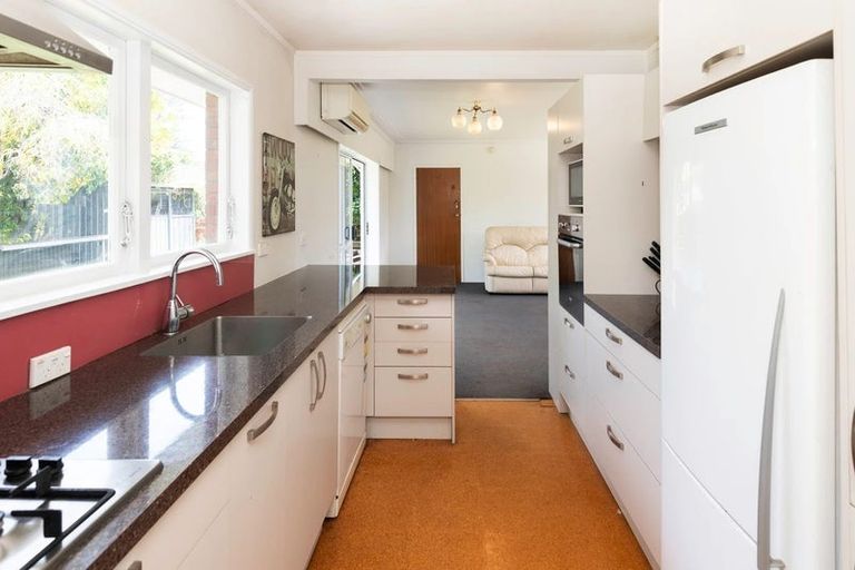 Photo of property in 2/8 Birdwood Avenue, Papatoetoe, Auckland, 2025