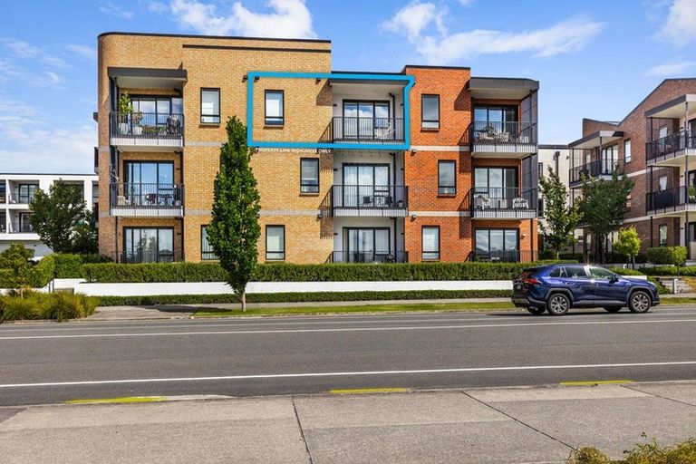 Photo of property in 204/77 Hobsonville Point Road, Hobsonville, Auckland, 0616