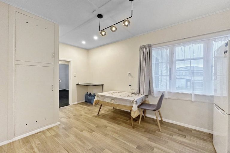 Photo of property in 33 Swiss Avenue, Gonville, Whanganui, 4501