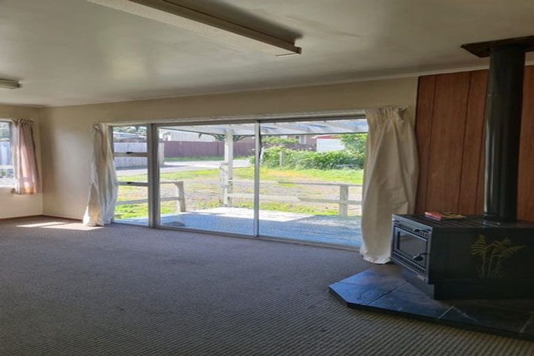 Photo of property in 583 Massey Road, Mangere, Auckland, 2022