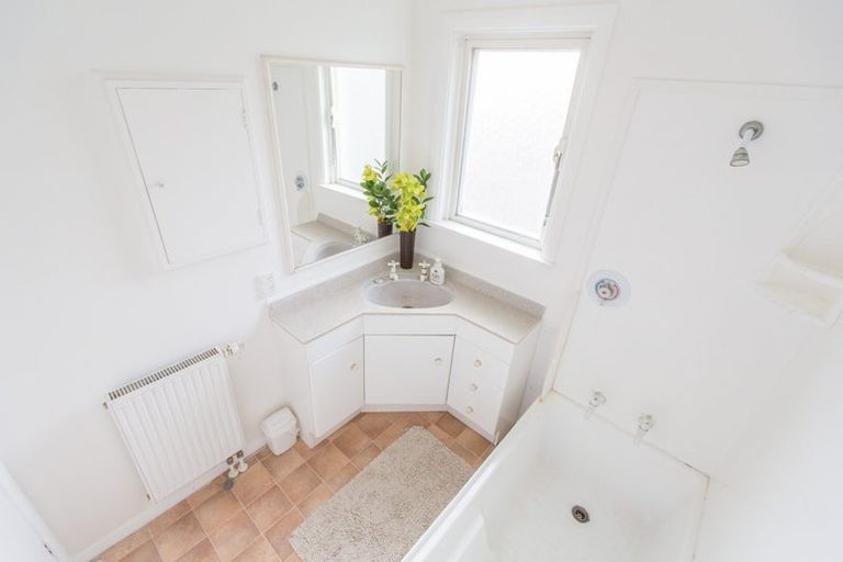 Photo of property in 85 Breaker Bay Road, Breaker Bay, Wellington, 6022