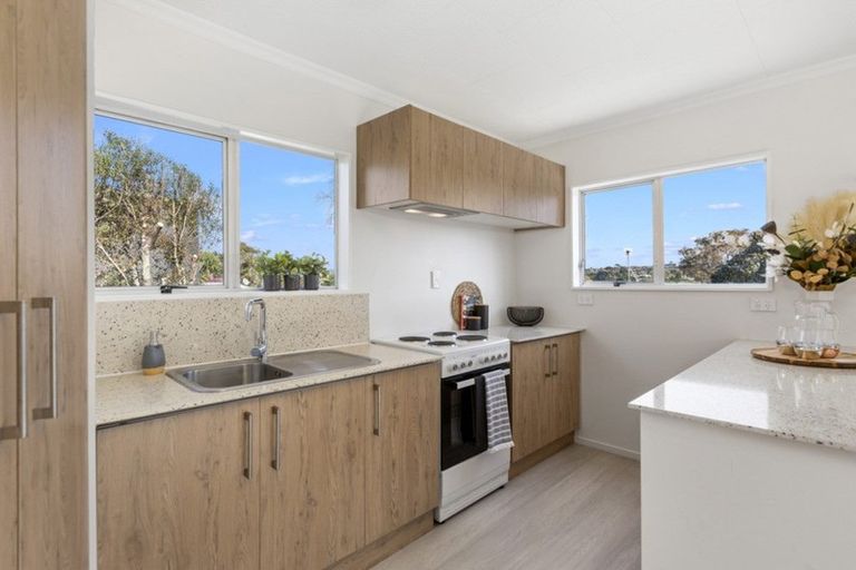 Photo of property in 25 Tawa Road, Te Atatu Peninsula, Auckland, 0610