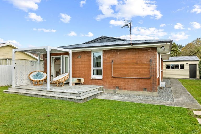 Photo of property in 21 La Perouse Place, Northcote, Christchurch, 8052