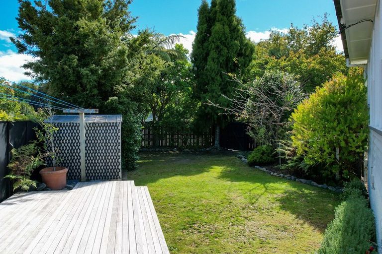 Photo of property in 2 Kohekohe Road, Waikanae, 5036