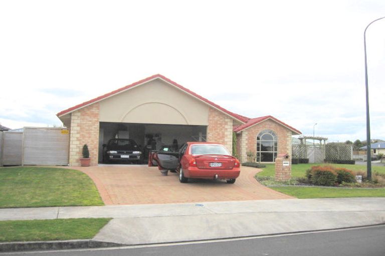 Photo of property in 2 Maidstone Place, Rototuna North, Hamilton, 3210
