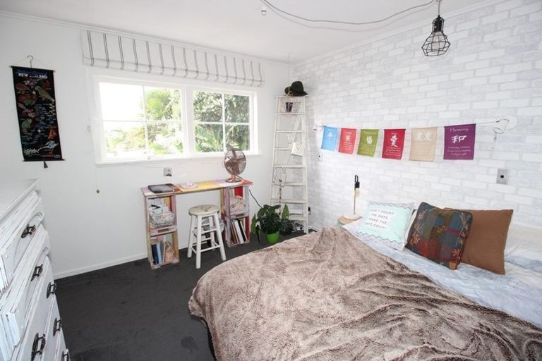 Photo of property in 11 River Road, Red Beach, 0932