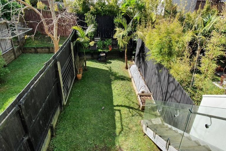 Photo of property in 268/2a Onewa Road, Birkenhead, Auckland, 0626