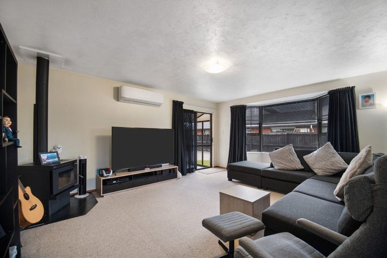 Photo of property in 14 Takaro Avenue, Sockburn, Christchurch, 8042