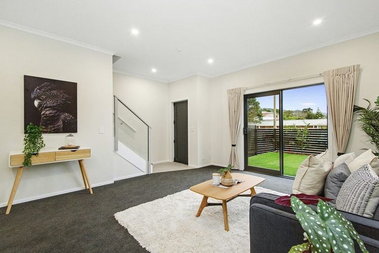 Photo of property in 1b Pembroke Street, Tawa, Wellington, 5028